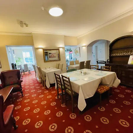 Fairlight Guest house 3*